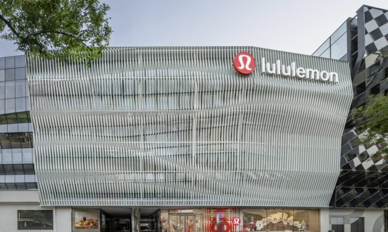 Credit: Lululemon/Weibo