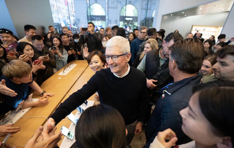Credit: Tim Cook/Weibo